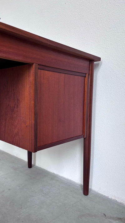 
                  
                    Bureau teak 1 ladeblok - LOUI.STORE
                  
                