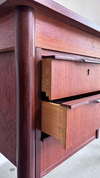 
                  
                    Bureau teak 1 ladeblok - LOUI.STORE
                  
                