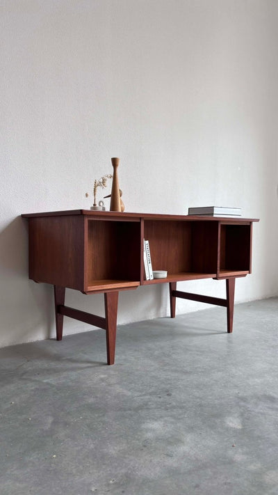 
                  
                    Bureau teak boekenkast - LOUI.STORE
                  
                