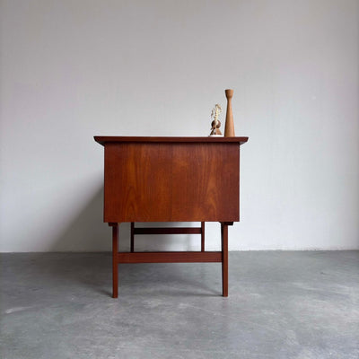
                  
                    Bureau teak boekenkast - LOUI.STORE
                  
                