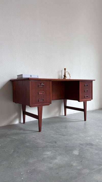 
                  
                    Bureau teak boekenkast - LOUI.STORE
                  
                