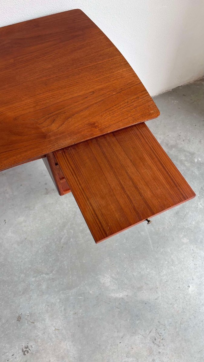 
                  
                    Bureau teak - eiken frame - LOUI.STORE
                  
                