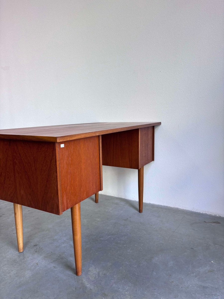 
                  
                    Bureau teak hoge poten - LOUI.STORE
                  
                