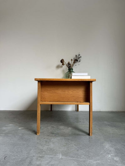 
                  
                    Bureau tweezijdig eiken - LOUI.STORE
                  
                