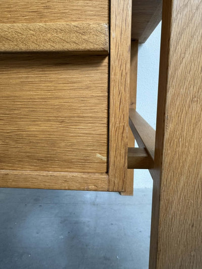 
                  
                    Bureau tweezijdig eiken - LOUI.STORE
                  
                