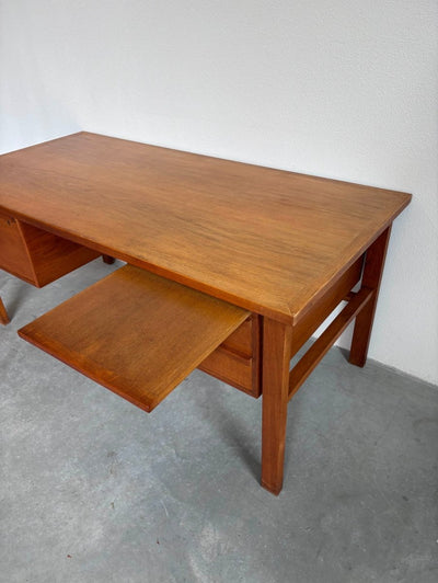 
                  
                    Bureau XL eiken 2-zijdig - LOUI.STORE
                  
                