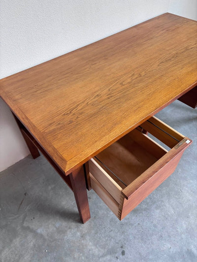 
                  
                    Bureau XL eiken 2-zijdig - LOUI.STORE
                  
                