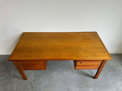 
                  
                    Bureau XL eiken - LOUI.STORE
                  
                