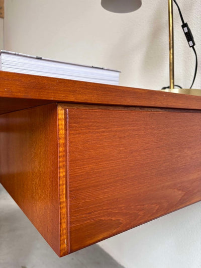 
                  
                    Bureau XL in teak - LOUI.STORE
                  
                