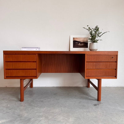 
                  
                    Deens design bureau Omann Jun - twee zijdig - LOUI.STORE
                  
                