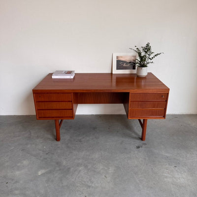 
                  
                    Deens design bureau Omann Jun - twee zijdig - LOUI.STORE
                  
                