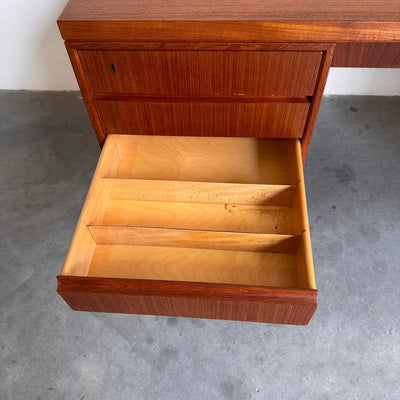 
                  
                    Deens design bureau Omann Jun - twee zijdig - LOUI.STORE
                  
                