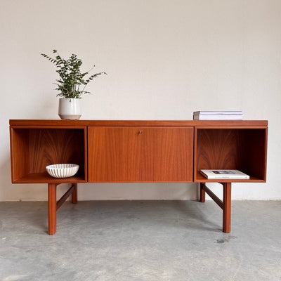 
                  
                    Deens design bureau Omann Jun - twee zijdig - LOUI.STORE
                  
                