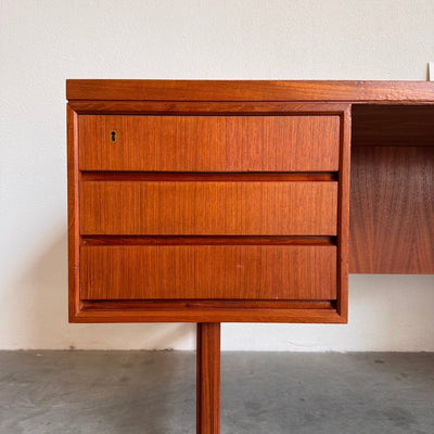 
                  
                    Deens design bureau Omann Jun - twee zijdig - LOUI.STORE
                  
                