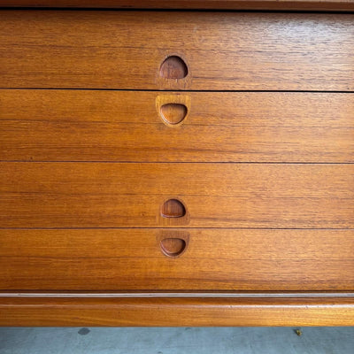 
                  
                    Deens design sideboard H.W. Klein teak - LOUI.STORE
                  
                