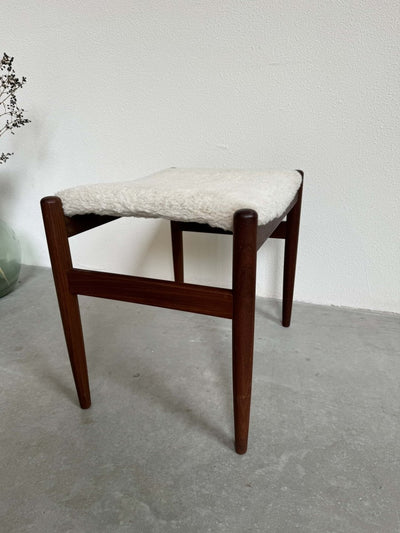 
                  
                    Deens krukje fluffy - LOUI.STORE
                  
                