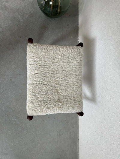 
                  
                    Deens krukje fluffy - LOUI.STORE
                  
                
