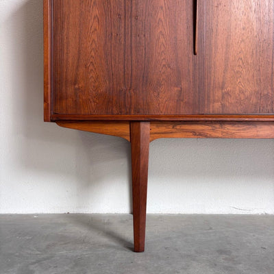 
                  
                    Deens palissander highboard Farsø Stolefabrik - LOUI
                  
                