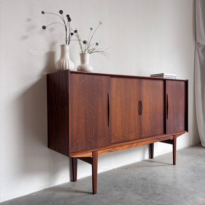 
                  
                    Deens palissander highboard Farsø Stolefabrik - LOUI
                  
                