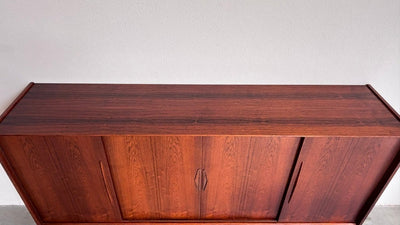 
                  
                    Deens palissander highboard Farsø Stolefabrik - LOUI
                  
                