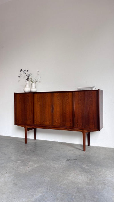 
                  
                    Deens palissander highboard Farsø Stolefabrik - LOUI
                  
                