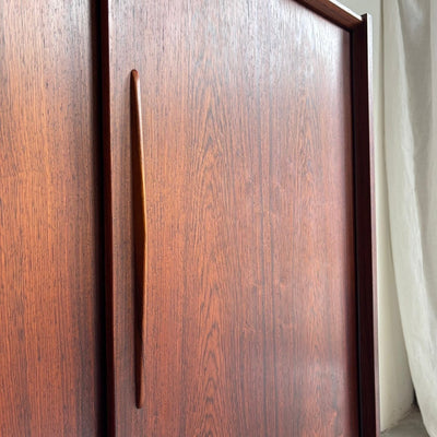 
                  
                    Deens palissander highboard Farsø Stolefabrik - LOUI
                  
                