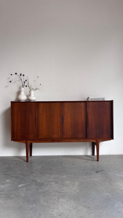 
                  
                    Deens palissander highboard Farsø Stolefabrik - LOUI
                  
                