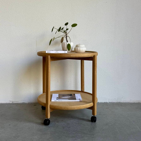 Deense bijzettafel rond eiken - LOUI.STORE
