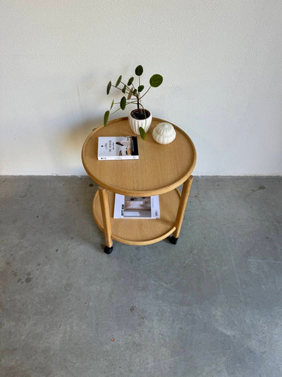 
                  
                    Deense bijzettafel rond eiken - LOUI.STORE
                  
                