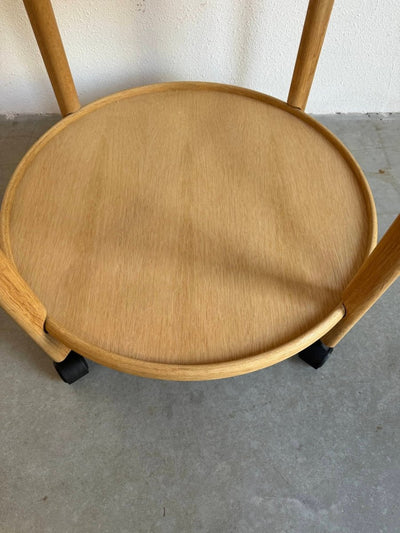 
                  
                    Deense bijzettafel rond eiken - LOUI.STORE
                  
                