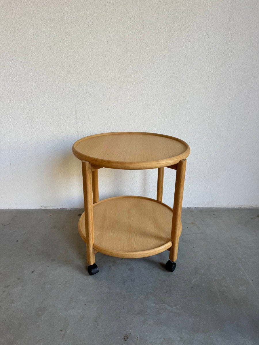 
                  
                    Deense bijzettafel rond eiken - LOUI.STORE
                  
                