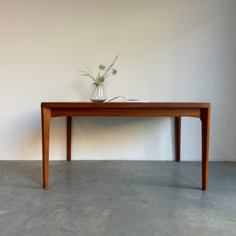 Deense eettafel Henning Kjaernulf teak - LOUI.STORE