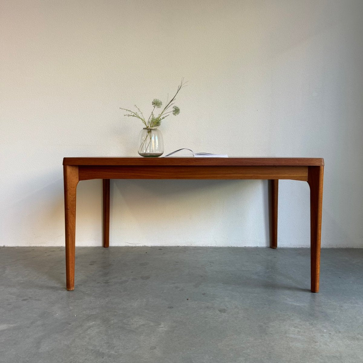 Deense eettafel Henning Kjaernulf teak - LOUI.STORE