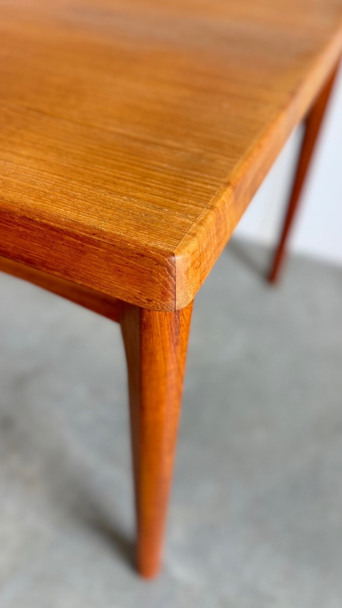 
                  
                    Deense eettafel Henning Kjaernulf teak - LOUI.STORE
                  
                