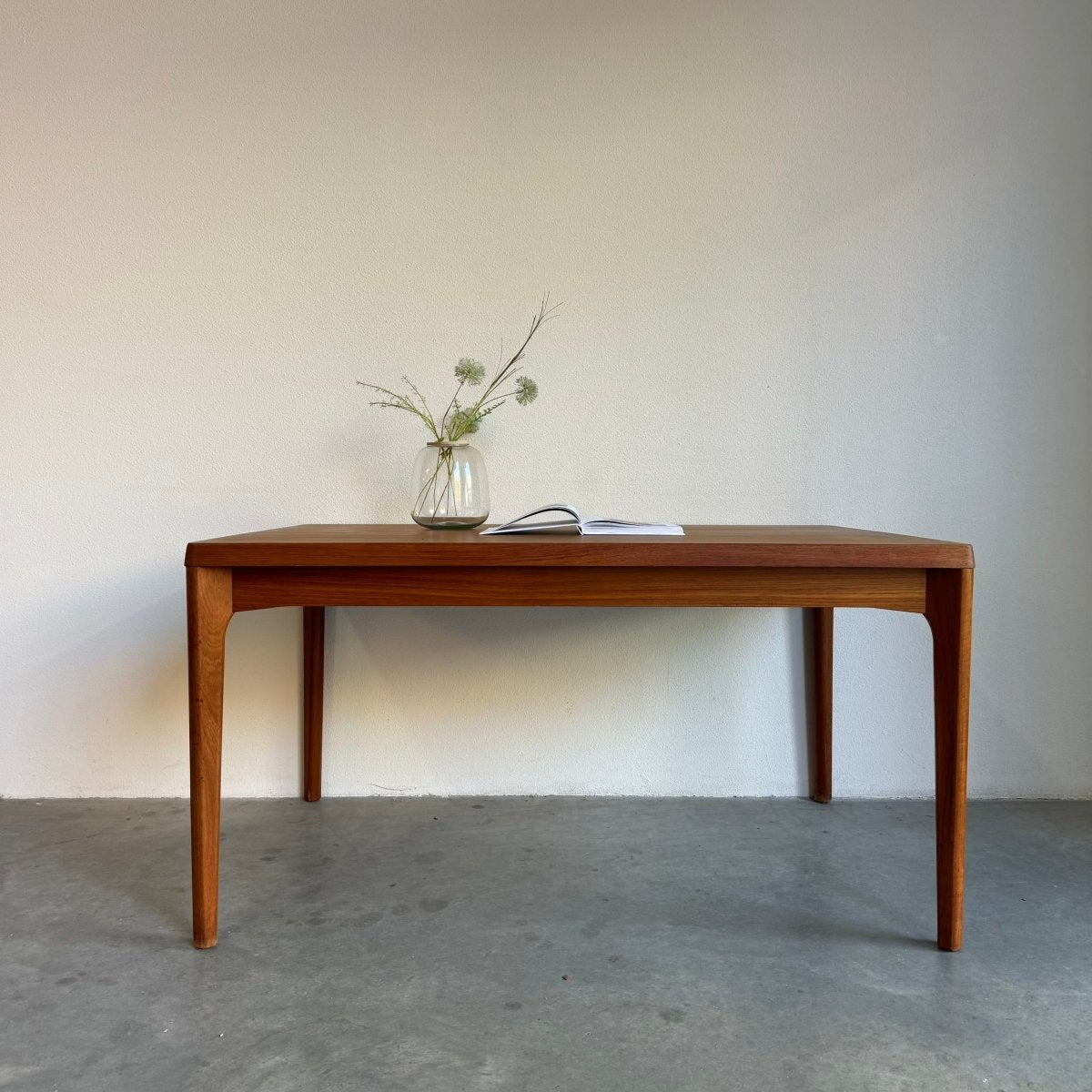 Deense eettafel Henning Kjaernulf teak - LOUI.STORE