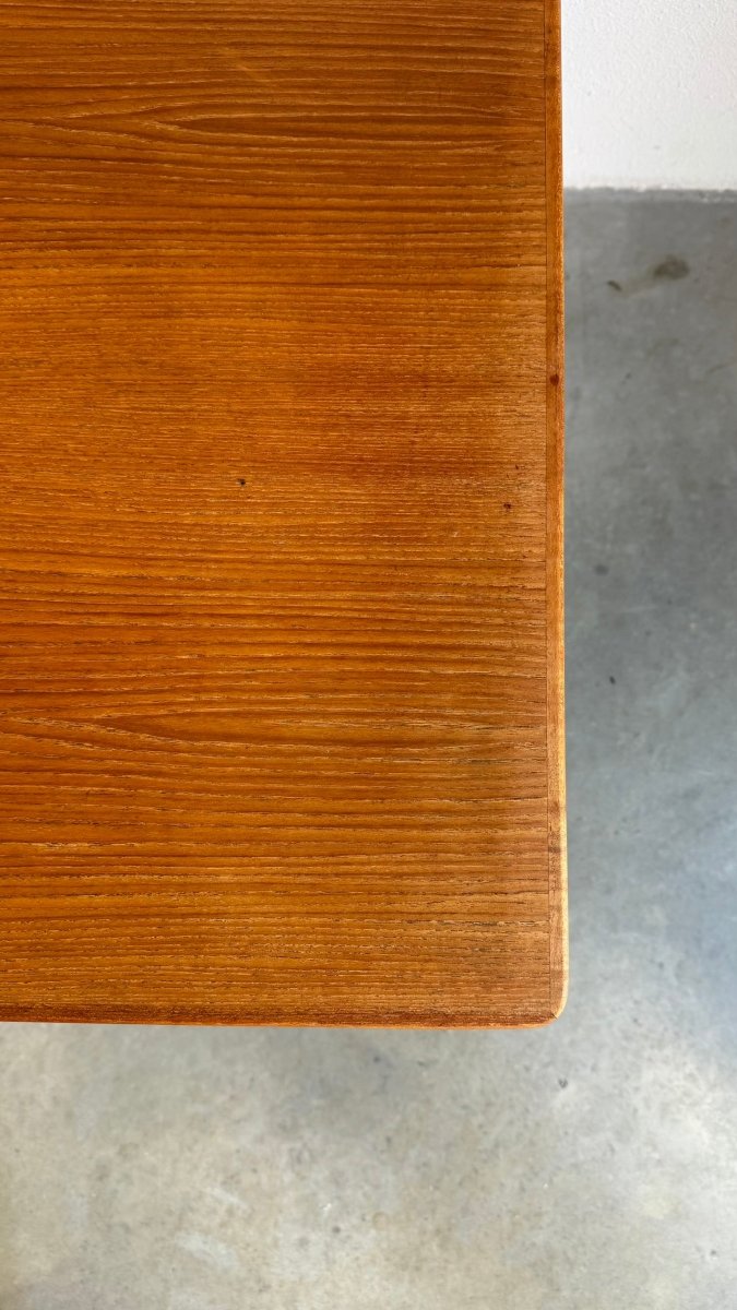 
                  
                    Deense eettafel Henning Kjaernulf teak - LOUI.STORE
                  
                