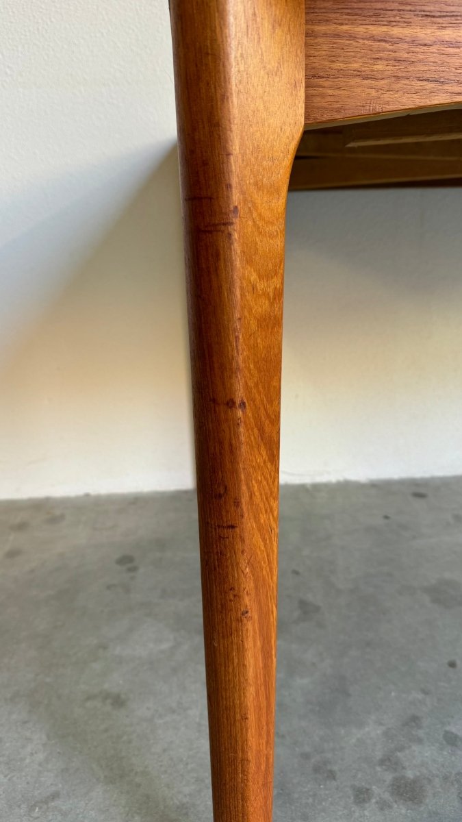 
                  
                    Deense eettafel Henning Kjaernulf teak - LOUI.STORE
                  
                