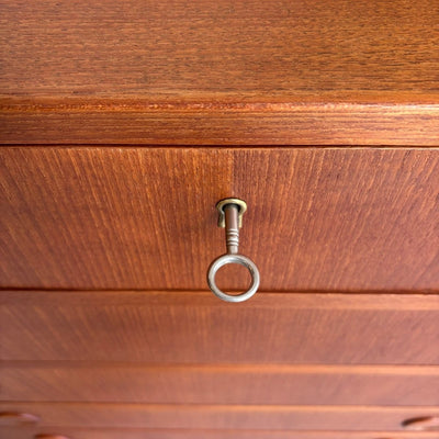 
                  
                    Deense ladekast 6* teak ronde greepjes - LOUI
                  
                