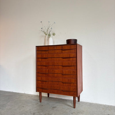 
                  
                    Deense ladekast 6* teak - vleugel handgrepen J.G. Møbler - LOUI.STORE
                  
                