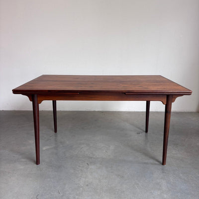 
                  
                    Deense Omann Jun uitschuifbare eettafel (model 54) in palissander - LOUI
                  
                