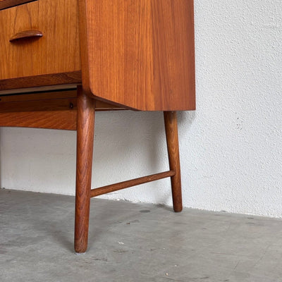 
                  
                    Deense vintage kaptafel - ladekast teak - LOUI
                  
                