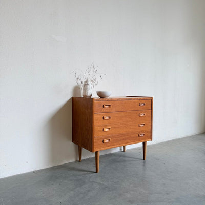 
                  
                    Deense vintage ladekast 4*in eiken - LOUI
                  
                