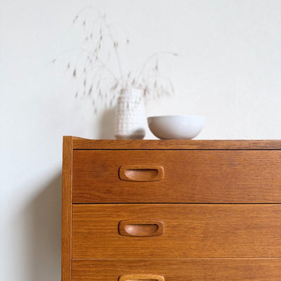 
                  
                    Deense vintage ladekast 4*in eiken - LOUI
                  
                