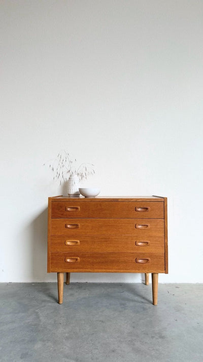
                  
                    Deense vintage ladekast 4*in eiken - LOUI
                  
                