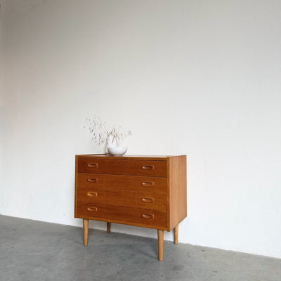 
                  
                    Deense vintage ladekast 4*in eiken - LOUI
                  
                