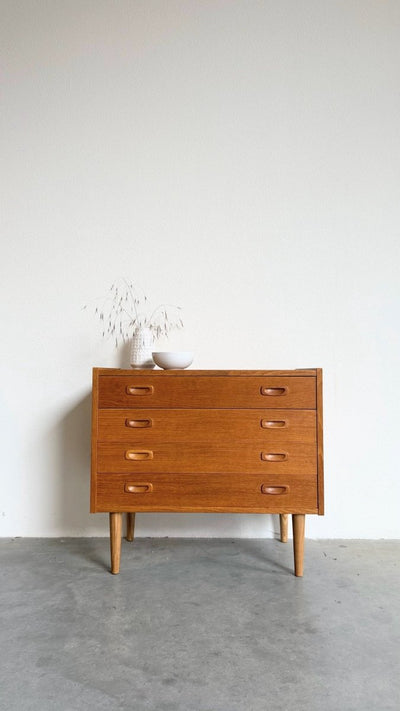 
                  
                    Deense vintage ladekast 4*in eiken - LOUI
                  
                