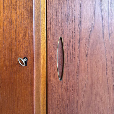 
                  
                    Design highboard door Johannes Andersen teak en eiken - LOUI.STORE
                  
                