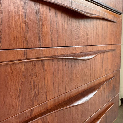 
                  
                    Design highboard door Johannes Andersen teak en eiken - LOUI.STORE
                  
                