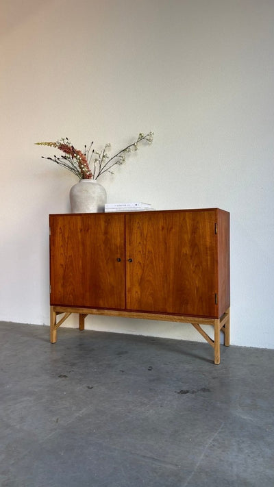 
                  
                    Design teak highboard Børge Mogensen model 132 - LOUI.STORE
                  
                