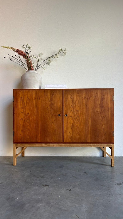 
                  
                    Design teak highboard Børge Mogensen model 132 - LOUI.STORE
                  
                